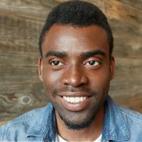 Témoignage d'un homme avec le sourire